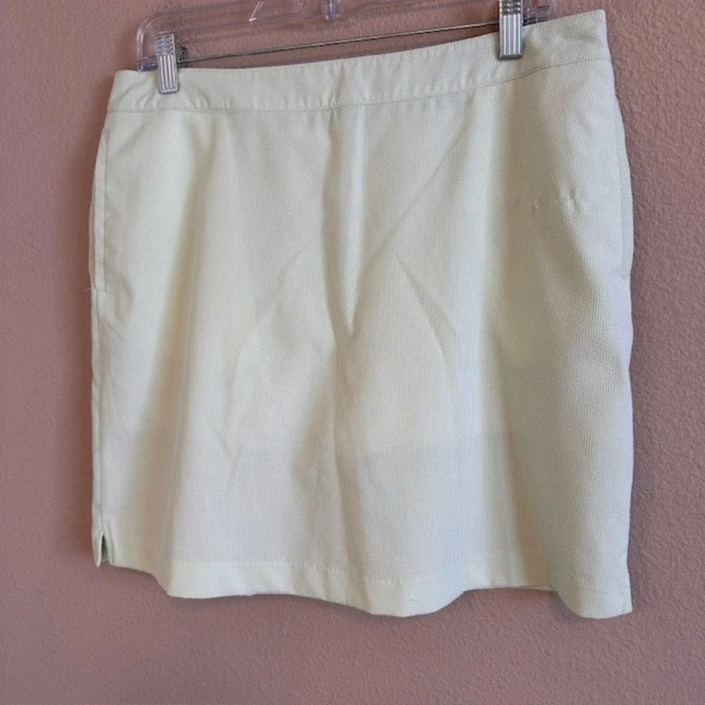 Greg Norman Women's Green & White Seersucker Athletic Golf Skort 10‎ Stretch